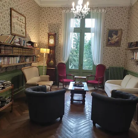 Vakantiehuis Domaine De Champ Rose + Piscine Chauffee, Couverte Saint-Laurent-de-Belzagot