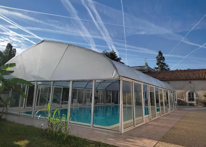 Domaine De Champ Rose + Piscine Chauffée, Couverte Сasa de vacaciones